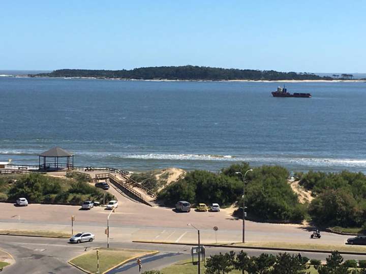 Apartamento en alquiler en Punta Del Este