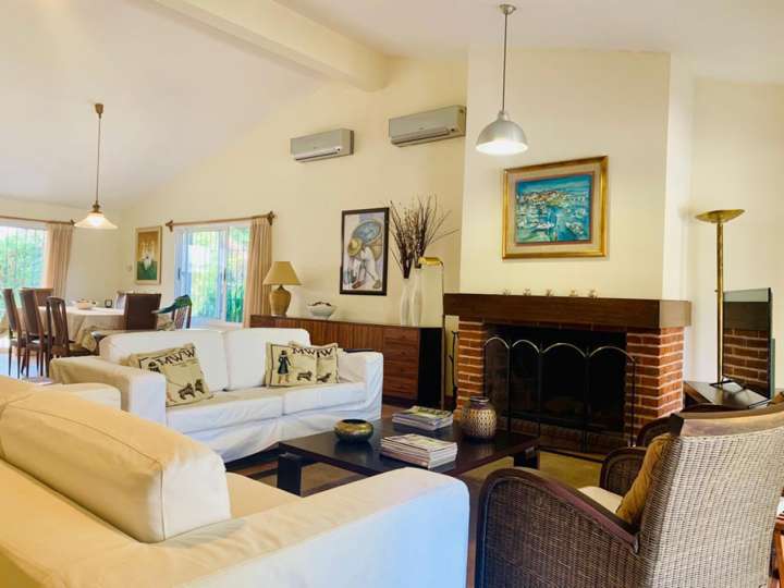 Casa en venta en Rambla Doctor Claudio Williman, Maldonado