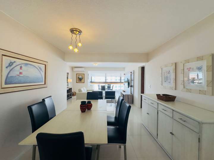 Apartamento en venta en Avenida Francisco Salazar, Maldonado