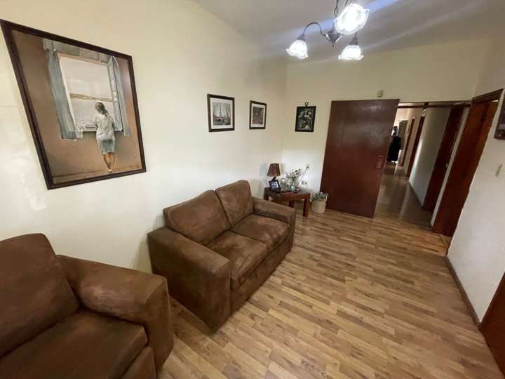 Casa en venta en Melitón González, Montevideo