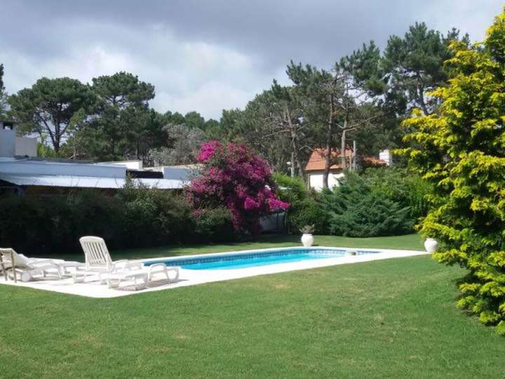 Casa en alquiler en Rambla General Artigas, Punta Del Este