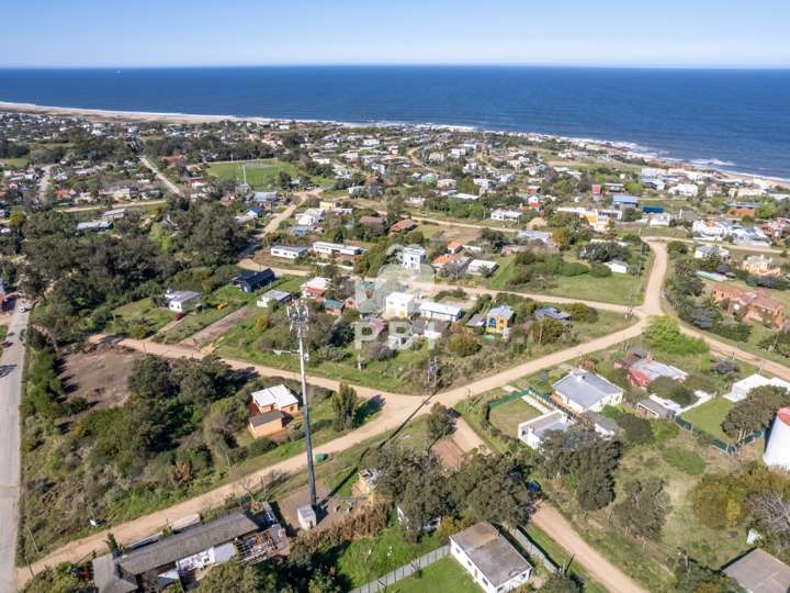 Terreno en venta en Avenida Tiburones, Maldonado