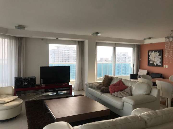 Apartamento en alquiler en Punta Del Este