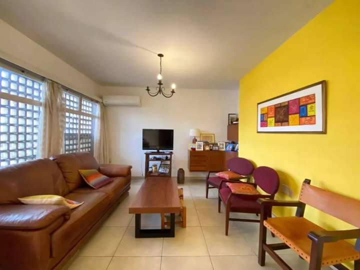 Casa en venta en Avenida Cataluña, Montevideo