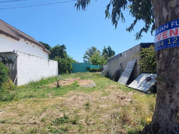 Terreno en venta en Avenida Eduardo Víctor Haedo, El Tesoro
