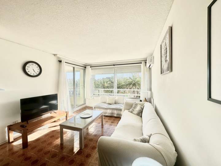 Apartamento en venta en Los Muergos (Calle 27), Punta Del Este