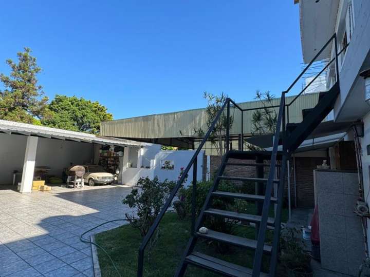 Edificio en venta en Avenida Julio Argentino Roca, Hurlingham