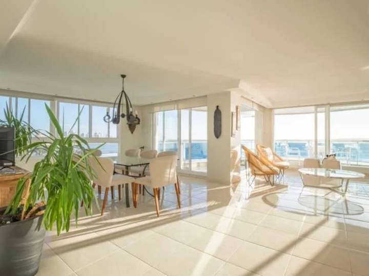 Apartamento en venta en Rambla Doctor Claudio Williman, Punta Del Este