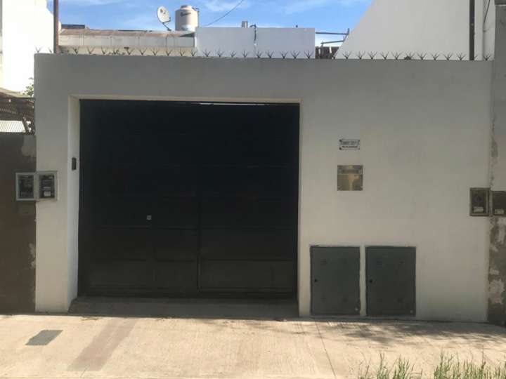 Casa en venta en Schubert, Hurlingham