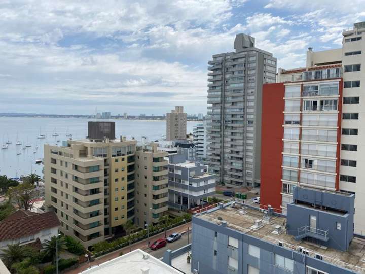 Apartamento en venta en Comodoro Gorlero (Calle 19), Punta Del Este
