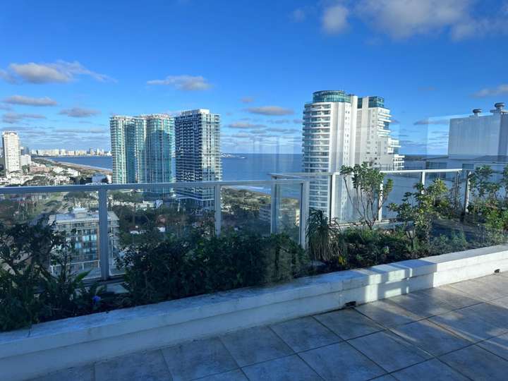 Apartamento en venta en Rambla Doctor Claudio Williman, Maldonado