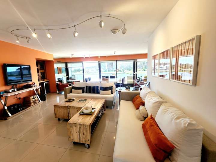 Apartamento en venta en Pinares, Maldonado