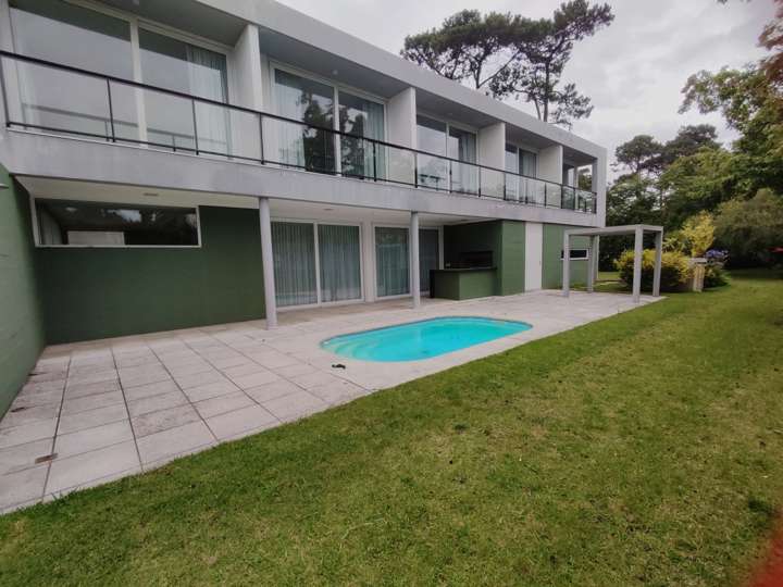 Casa en venta en Avenida París, Punta Del Este