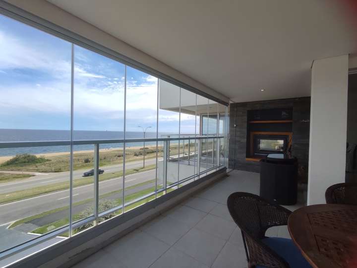 Apartamento en venta en Pinares, Maldonado