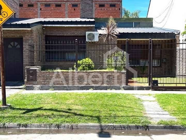 Casa en venta en Los Andes, 422, Haedo