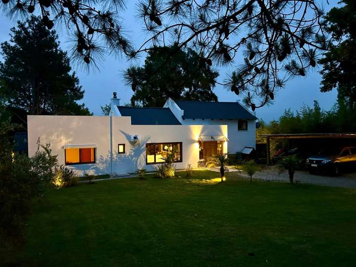 Casa en venta en Pedro Aicardi, El Tesoro