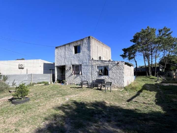 Casa en venta en El Pinar, Canelones