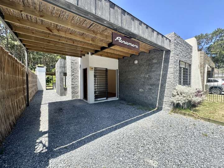 Casa en venta en Pinares, Maldonado