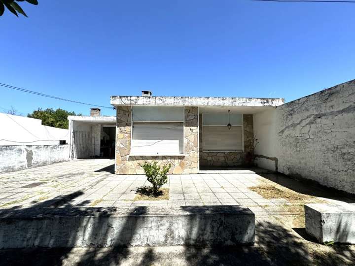 Casa en venta en Eugenio Araus, Colonia