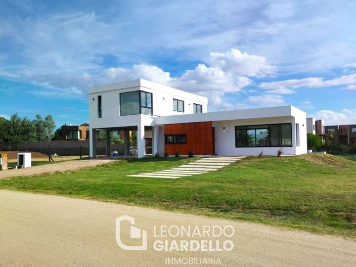 Casa en venta en Bernardo Larrechea, Colonia