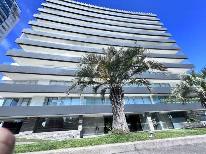 Apartamento en venta en Avenida Francia, Punta Del Este