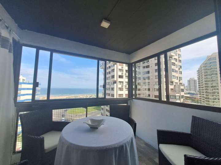 Apartamento en venta en Rambla Lorenzo Batlle Pacheco, Punta Del Este