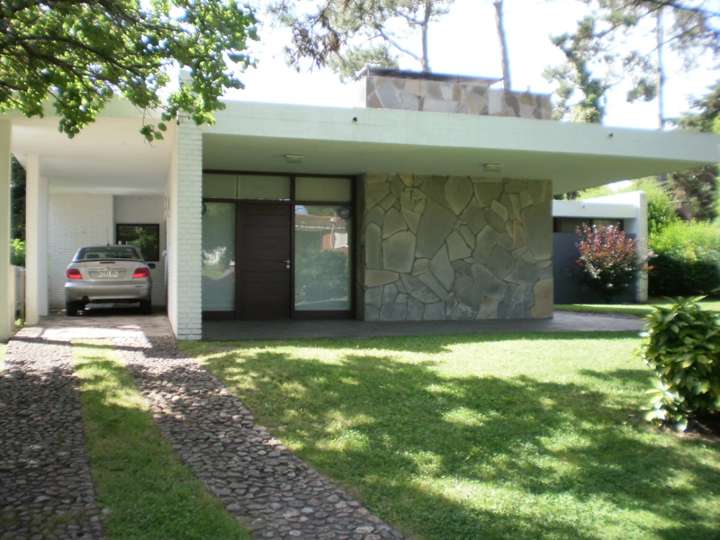 Casa en alquiler en Punta Del Este