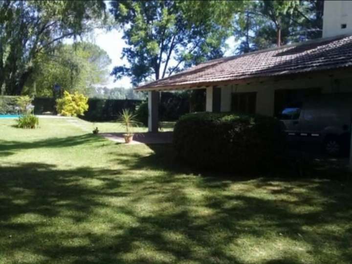 Casa adosada en venta en Alta Gracia, Buenos Aires