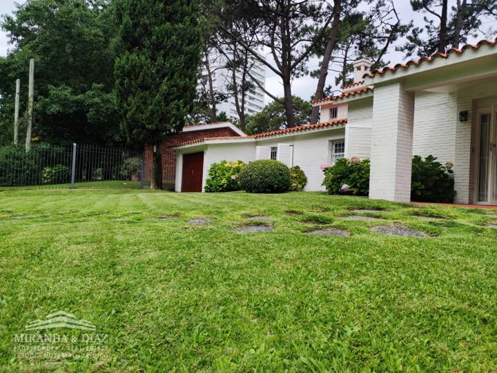 Casa en venta en Rambla General Artigas, Punta Del Este