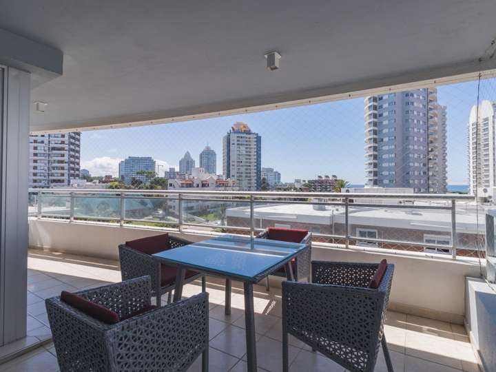 Apartamento en venta en Avenida Chiverta, Punta Del Este