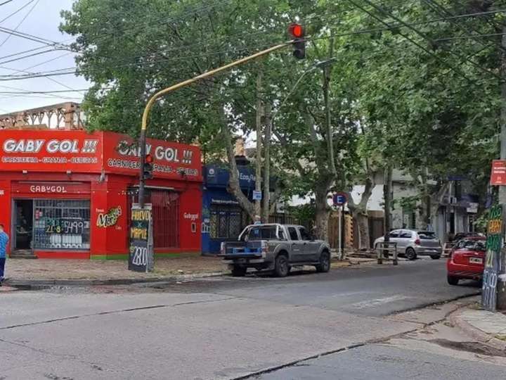 Comercial / Tienda en venta en Doctor José María Casullo, 400, Buenos Aires