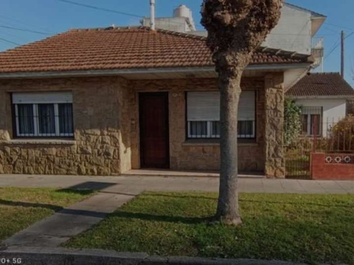 Casa en venta en Chacabuco, 4800, Buenos Aires