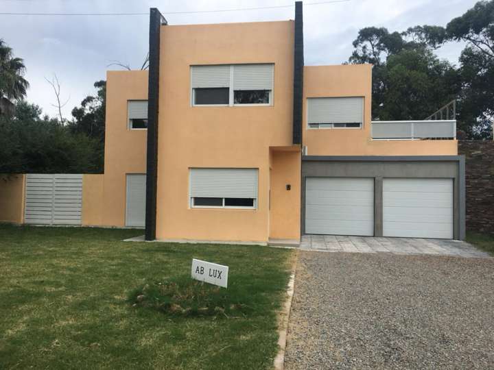 Casa en venta en Pinares, Maldonado