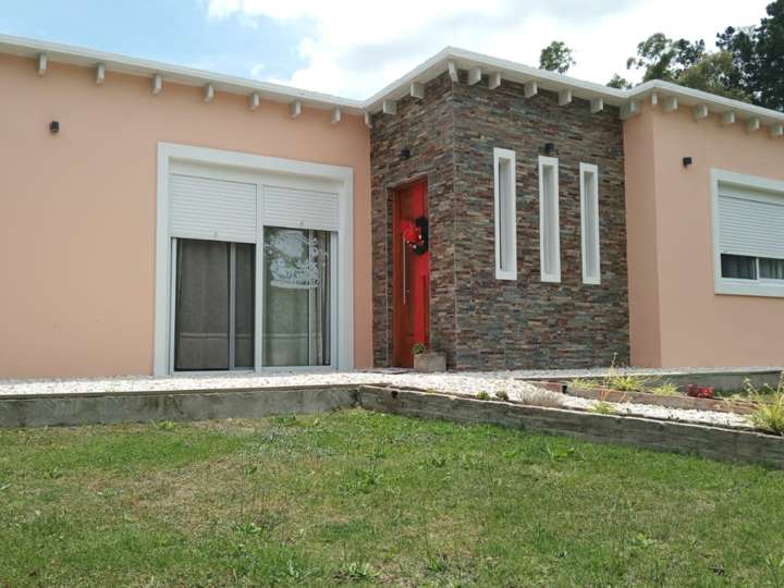 Casa en venta en Josefina Lerena Acevedo, El Tesoro