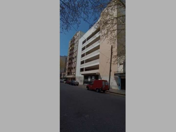 Cochera en venta en Entre Ríos, 2600, Buenos Aires