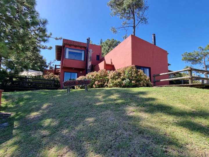 Casa en venta en Cardenal, Piriápolis