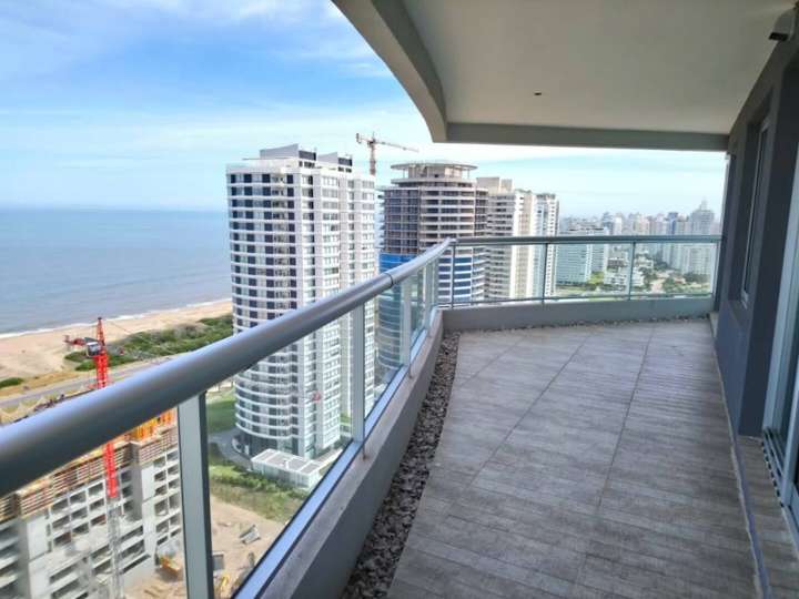 Apartamento en alquiler en Ostende, Punta Del Este