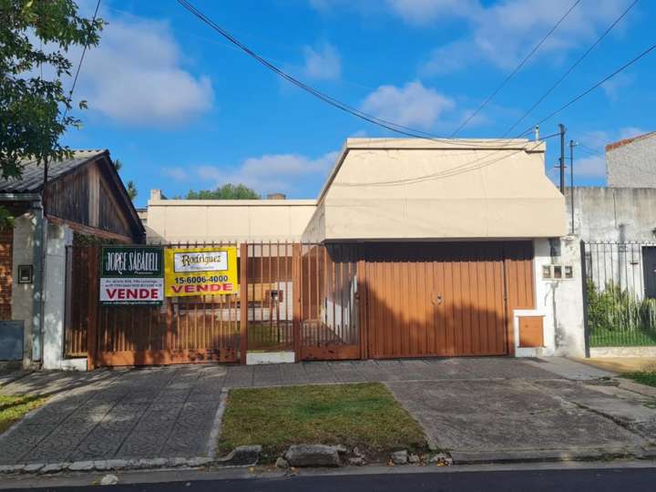Casa en venta en Juan Florio, 175, Villa Luzuriaga