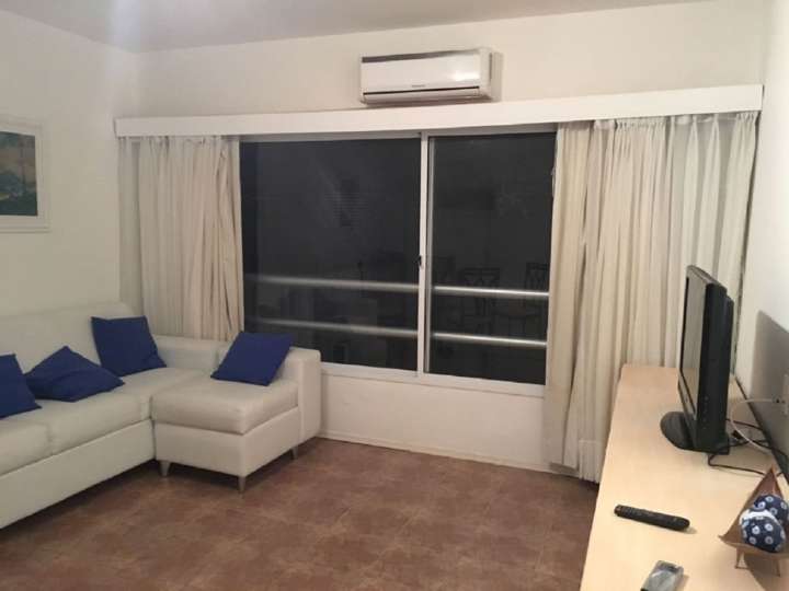 Apartamento en venta en El Mesana (Calle 24), Punta Del Este