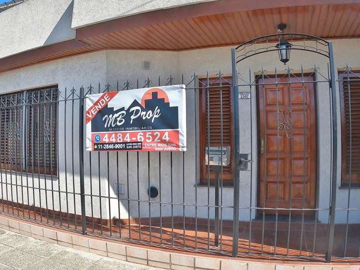 Casa en venta en Entre Ríos, 4197, Buenos Aires