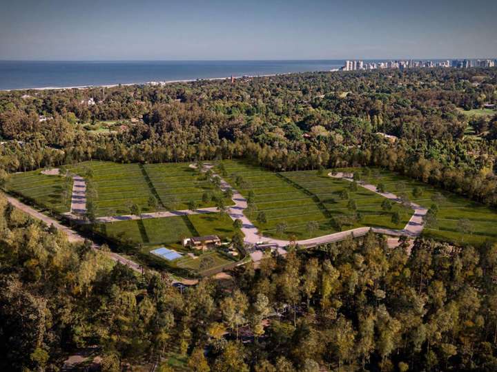 Terreno en venta en Alfonsina Storni, San Rafael - El Placer