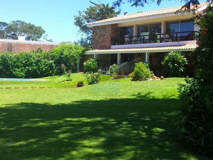 Casa en venta en Rambla General Artigas, Punta Del Este