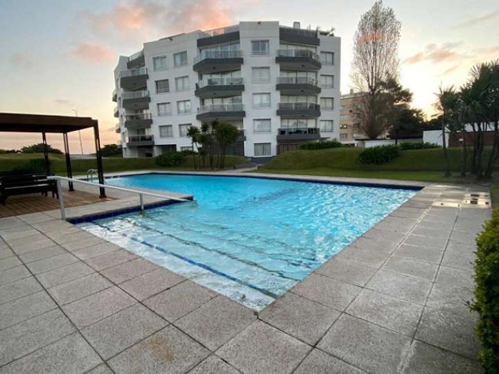 Apartamento en venta en Pinares, Maldonado