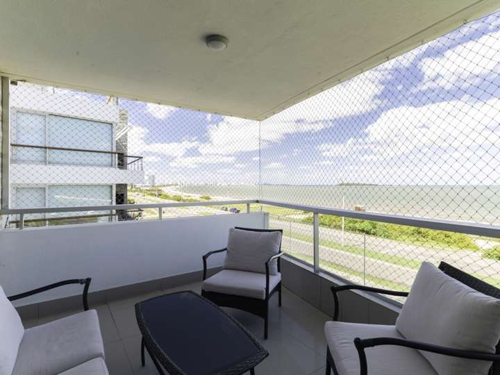 Apartamento en venta en Rambla Doctor Claudio Williman, Maldonado