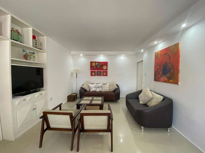 Apartamento en venta en Comodoro Gorlero (Calle 19), Punta Del Este