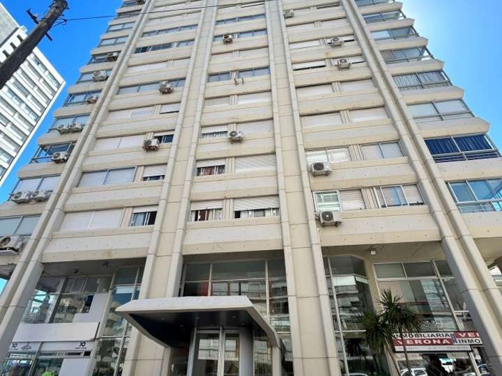 Apartamento en venta en La Galerna (Calle 21), Punta Del Este