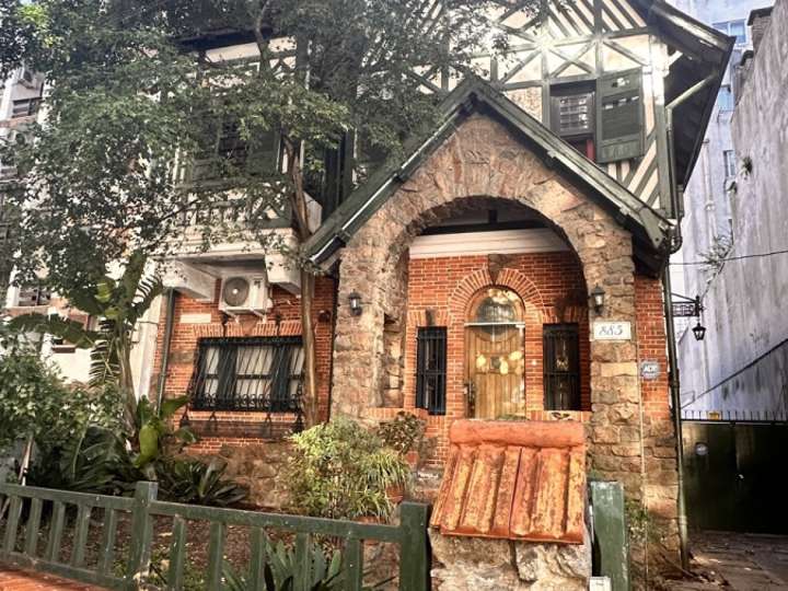 Casa en alquiler en Francisco Solano Antuña, Montevideo