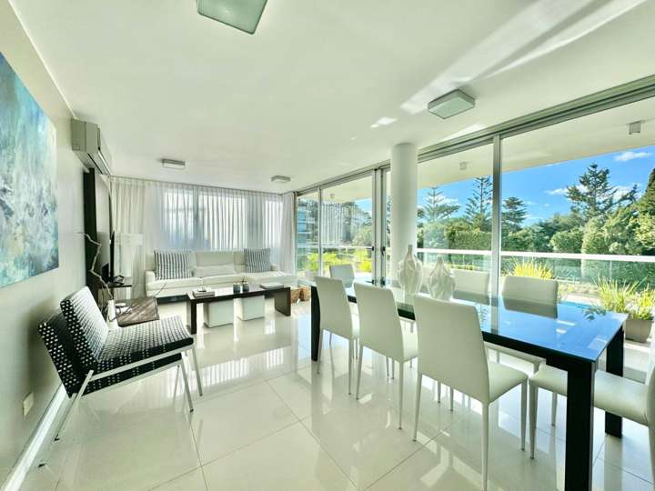 Apartamento en venta en Alfonsina Storni, San Rafael - El Placer