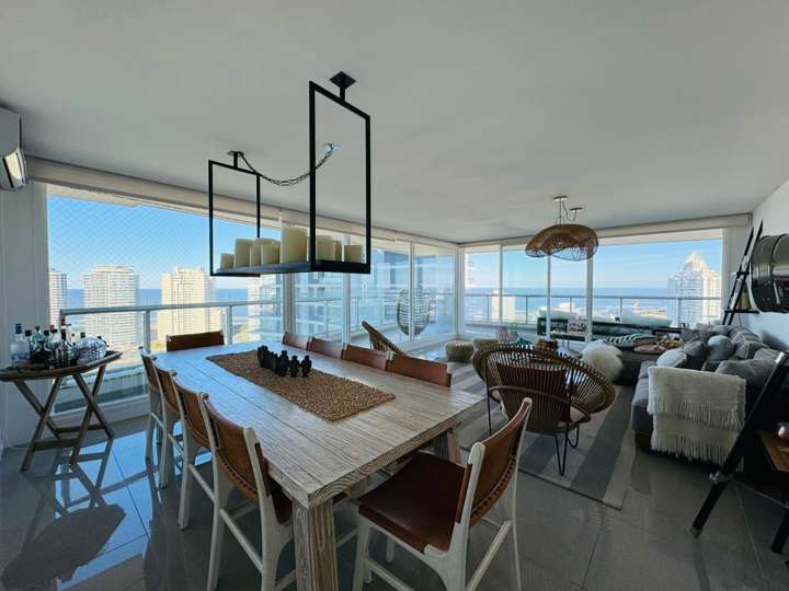 Apartamento en venta en Bahía, Punta Del Este