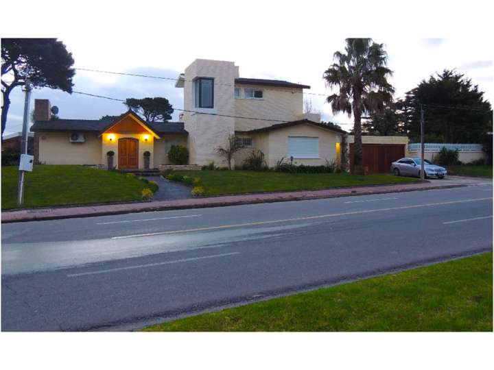 Casa en venta en Avenida Antonio Camacho, Maldonado